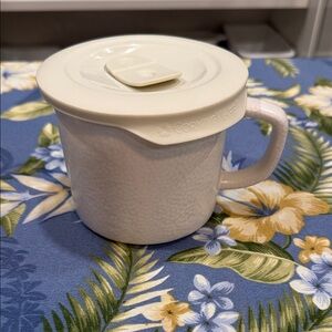 Corningware Cream Textured Mug with Lid